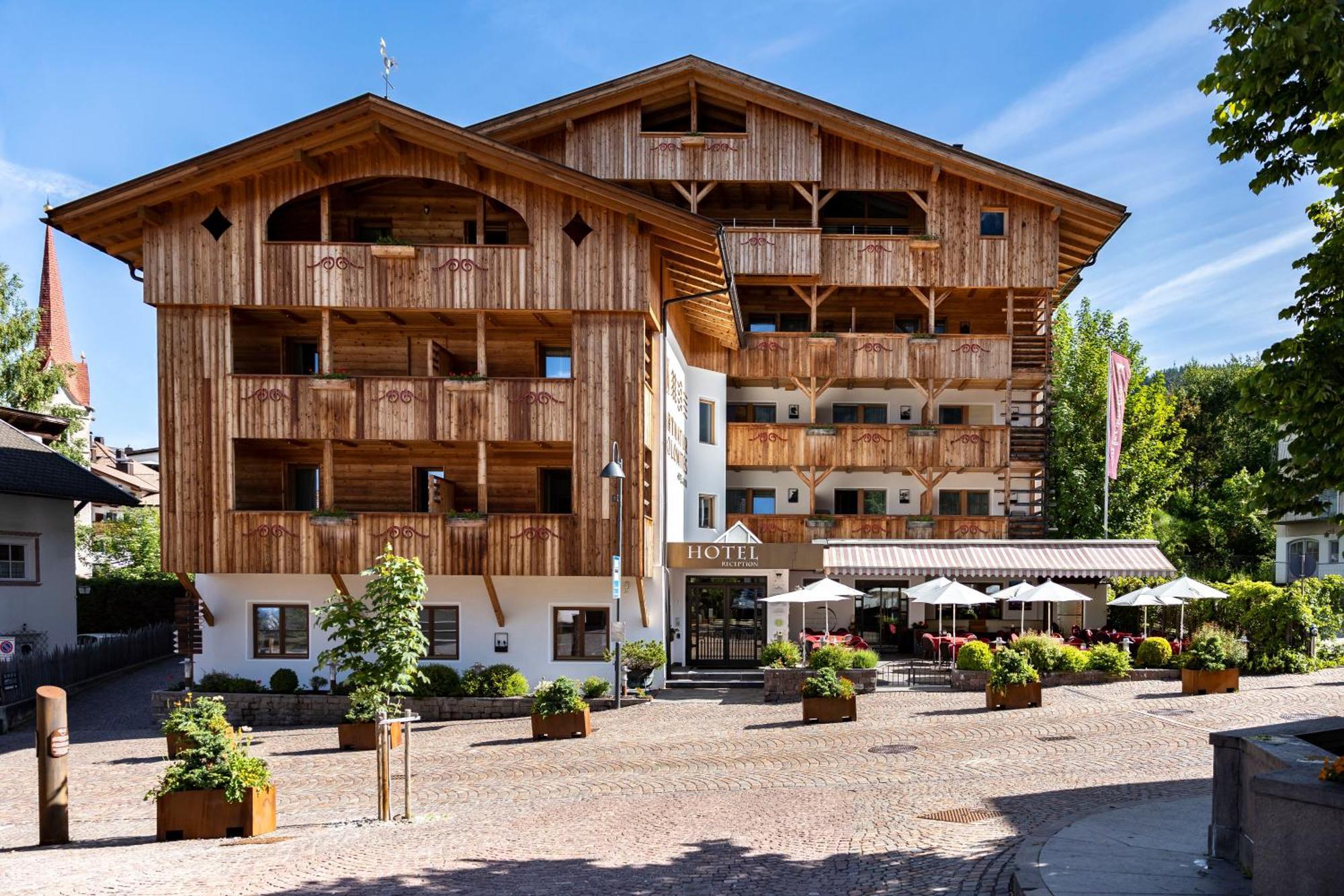 Artnatur Dolomites Hotel & Spa Siusi Bagian luar foto