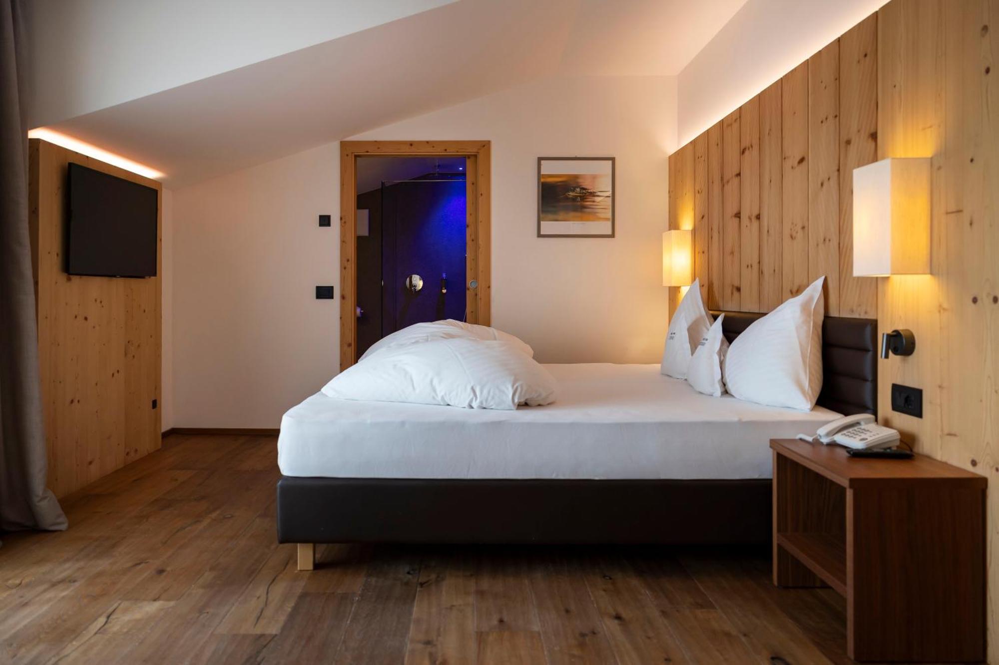 Artnatur Dolomites Hotel & Spa Siusi Ruang foto